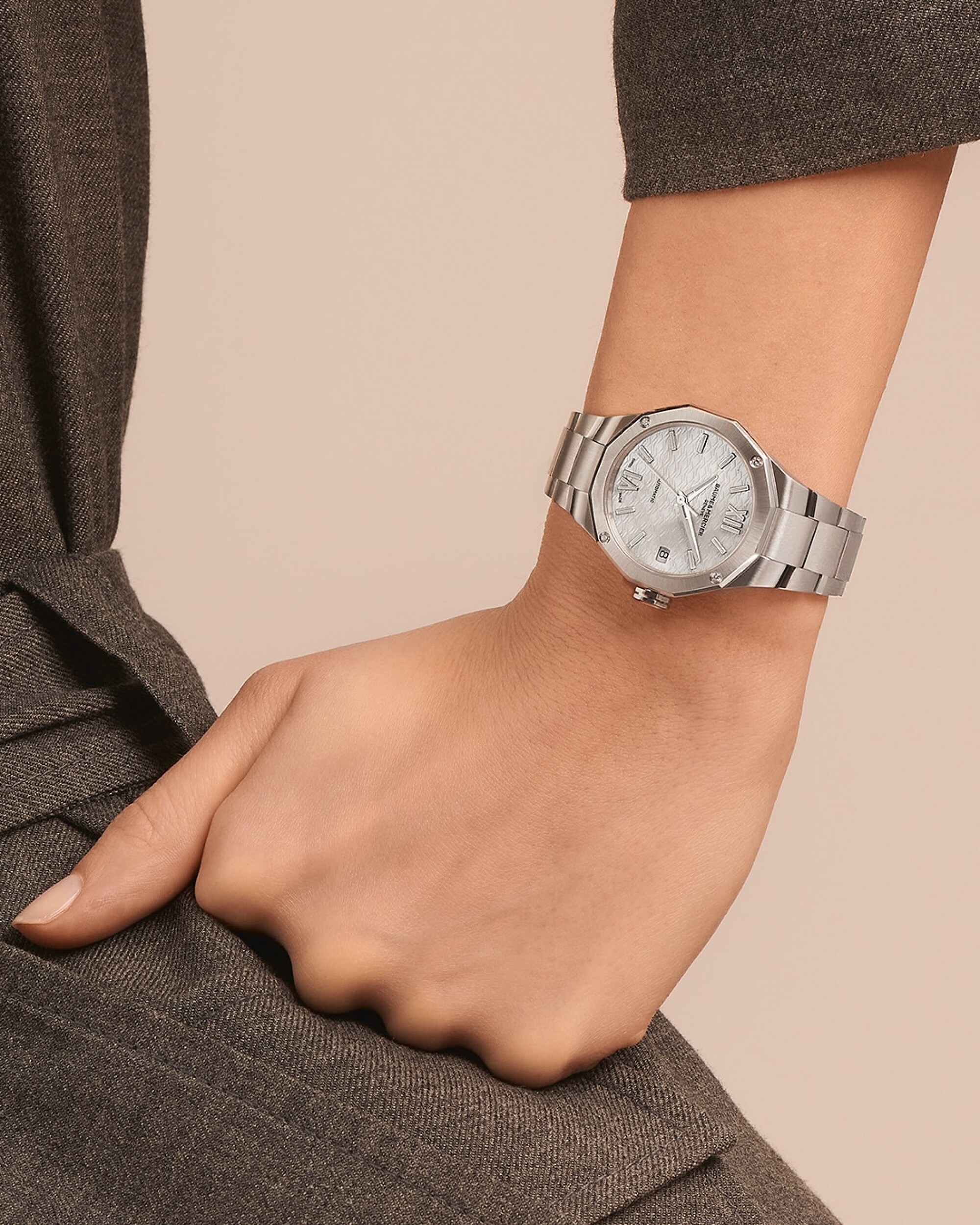 名士表(Baume & Mercier)Riviera 10676 女士腕表 Close-Up