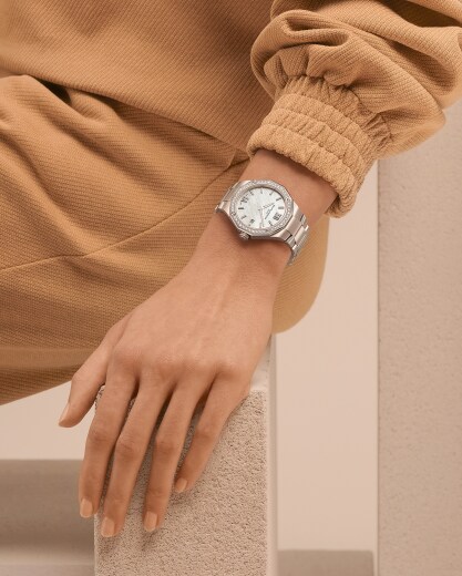 名士表（Baume & Mercier）Riviera 10662 女士腕表 Close-Up